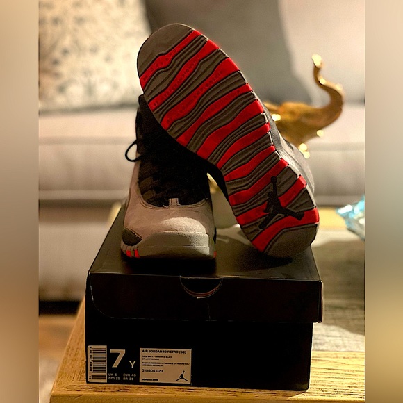 Air Jordan Retro X (10) Cool Grey Size 7Y - Great Condition - 100% Authentic - Picture 3 of 6